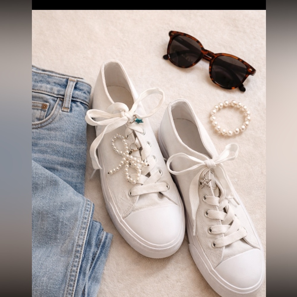 Women's White Casual Sneakers